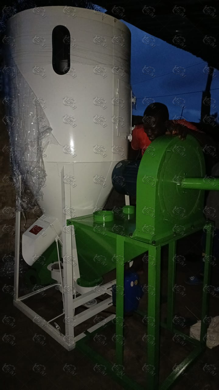 กรณี บริษัท ล่าสุดเกี่ยวกับ Nigeria Customer Case: 300–350 kg/h Dry Type floating fish feed pellet extruder machine Successfully Delivered