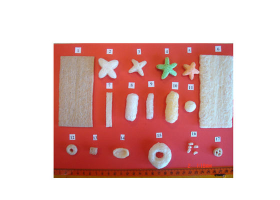 ขนมขบเคี้ยวพัฟข้าวโพดทำเครื่องผัดขนมขบเคี้ยวที่มีประสิทธิภาพสูง