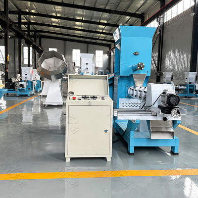 ทนทานแห้งอาหารสัตว์เลี้ยงโรงงานแปรรูปอาหารสุนัขเครื่องอัดรีดรับประกันสามปี