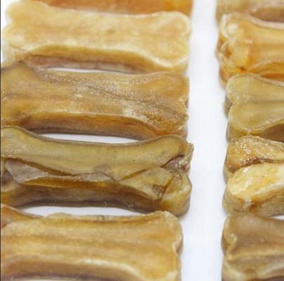 เครื่องทำกระดูกสุนัขรูปทรงต่างๆ 9KW เครื่องทำขนมสัตว์เลี้ยงจากหนังดิบ